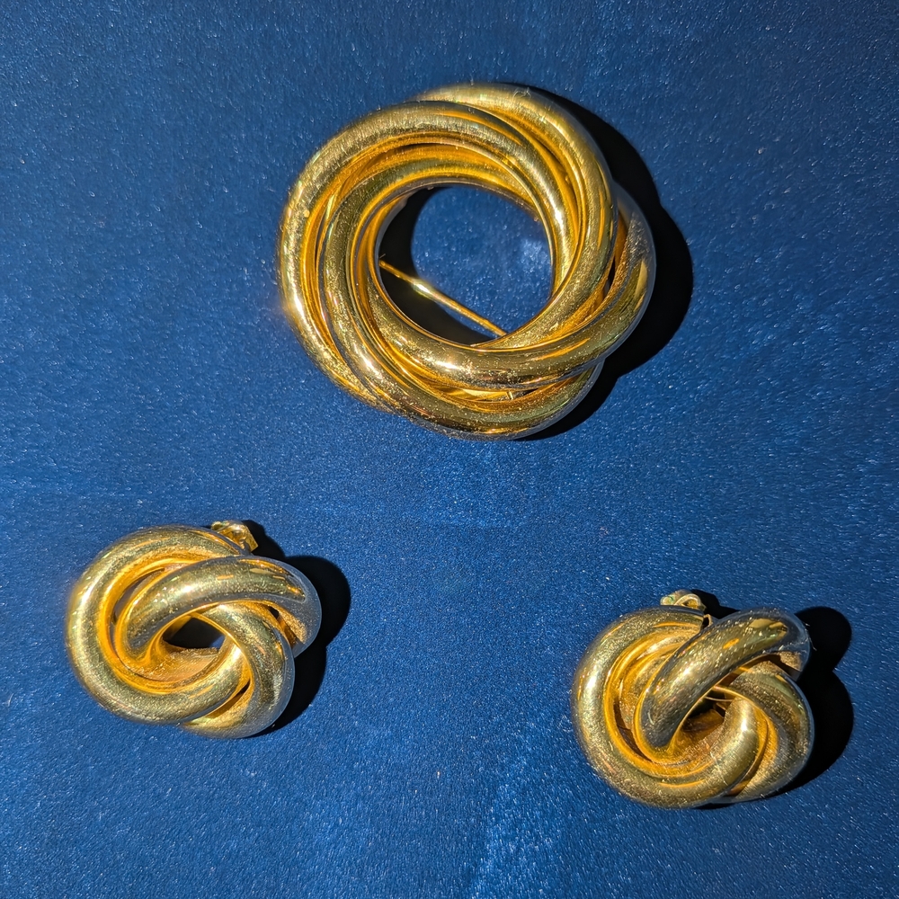 Napier Gold-Tone Polished Jewelry Clip